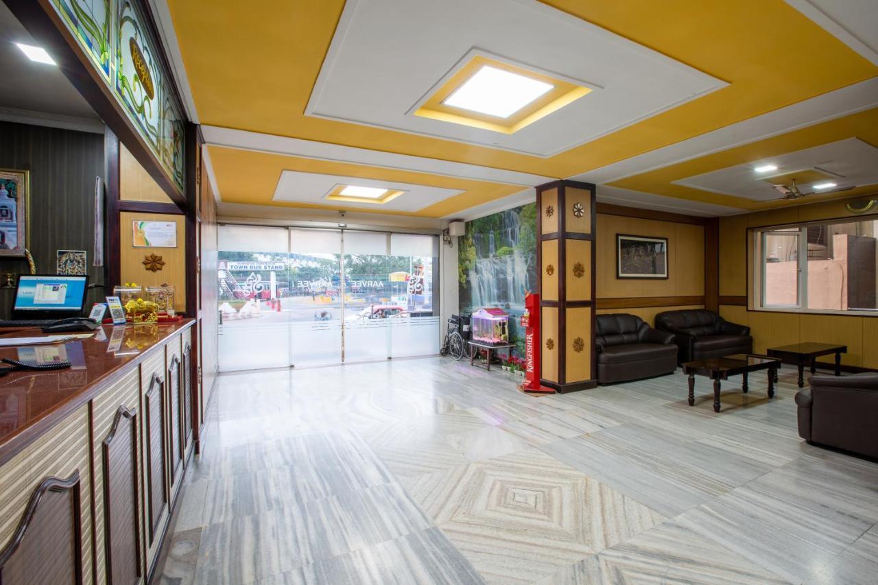 Sri Aarvee Hotels Коимбатур Экстерьер фото