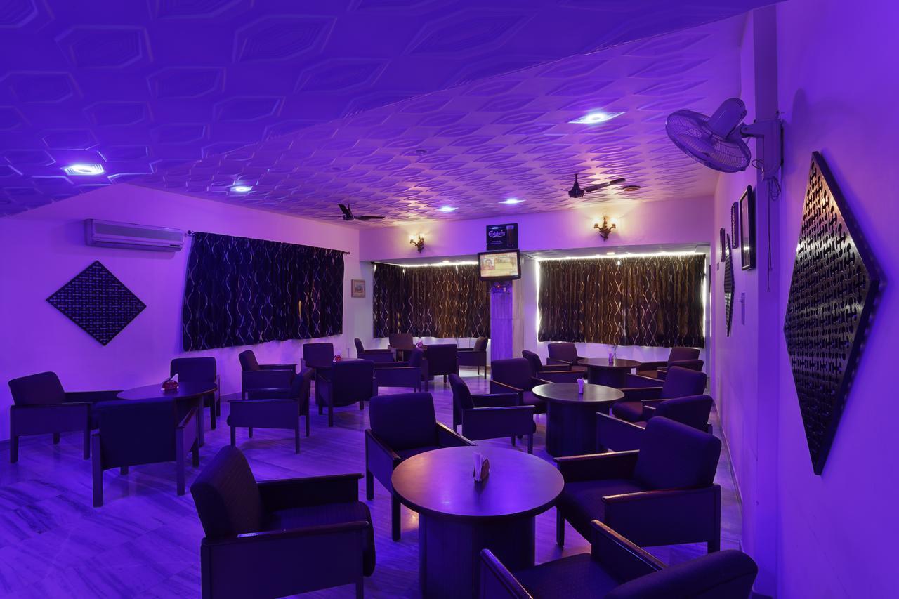Sri Aarvee Hotels Коимбатур Экстерьер фото